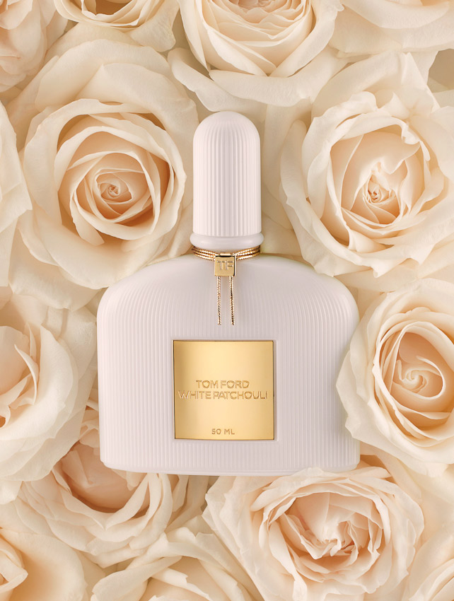 Tom Ford perfume bottle, white roses, still-life, still-life photographer, still life photography, still life photographer London, fragrance photographer, fragrance photography, fragrance photographer London, Tim Ford photography, perfume bottle with roses, David Parfitt